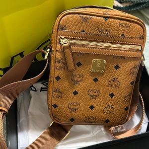 MCM crossbody/shoulder bag unisex.